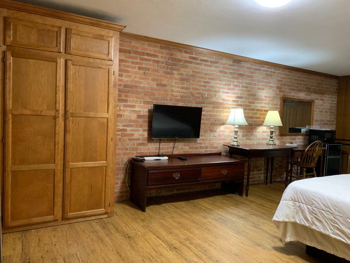The Lincoln Lodge Urbana Champaign Exterior photo
